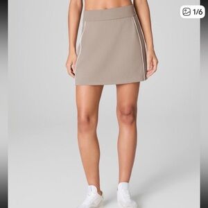 SPANX Taupe Athletic Skort with White Contrast Piping M